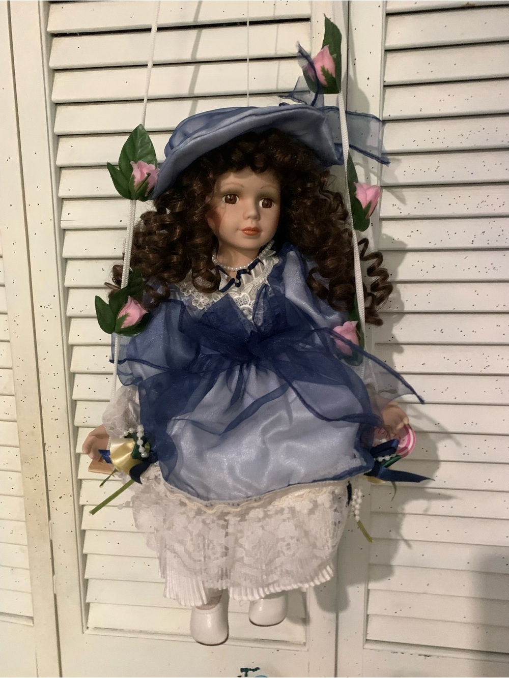 Porcelain Doll Sheila On Wooden Swing Kinnex International Inc 16”